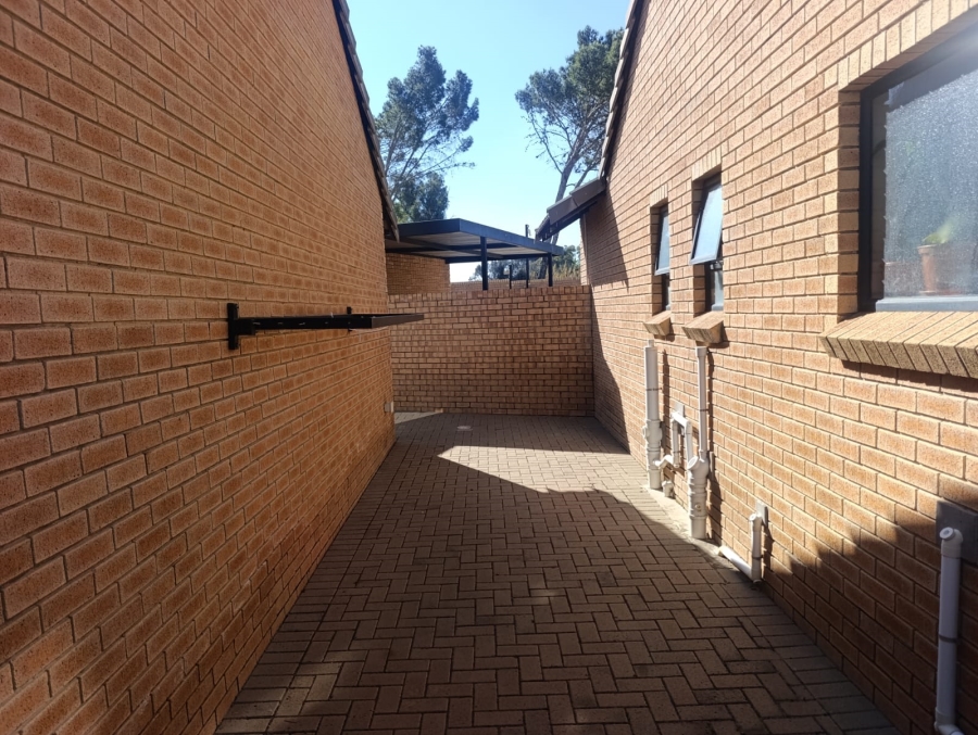 To Let 3 Bedroom Property for Rent in Douglas Valley Free State